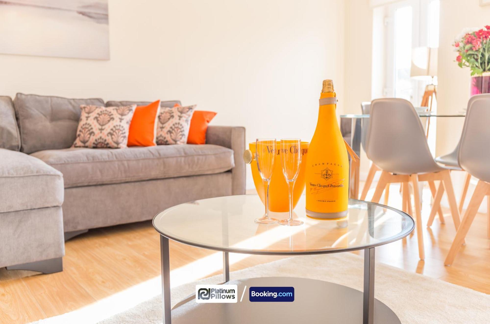 Modern Oxford 2 Bedroom Apartments, Families & Contractor Accommodation, Near John Radcliffe Hospital Exterior foto
