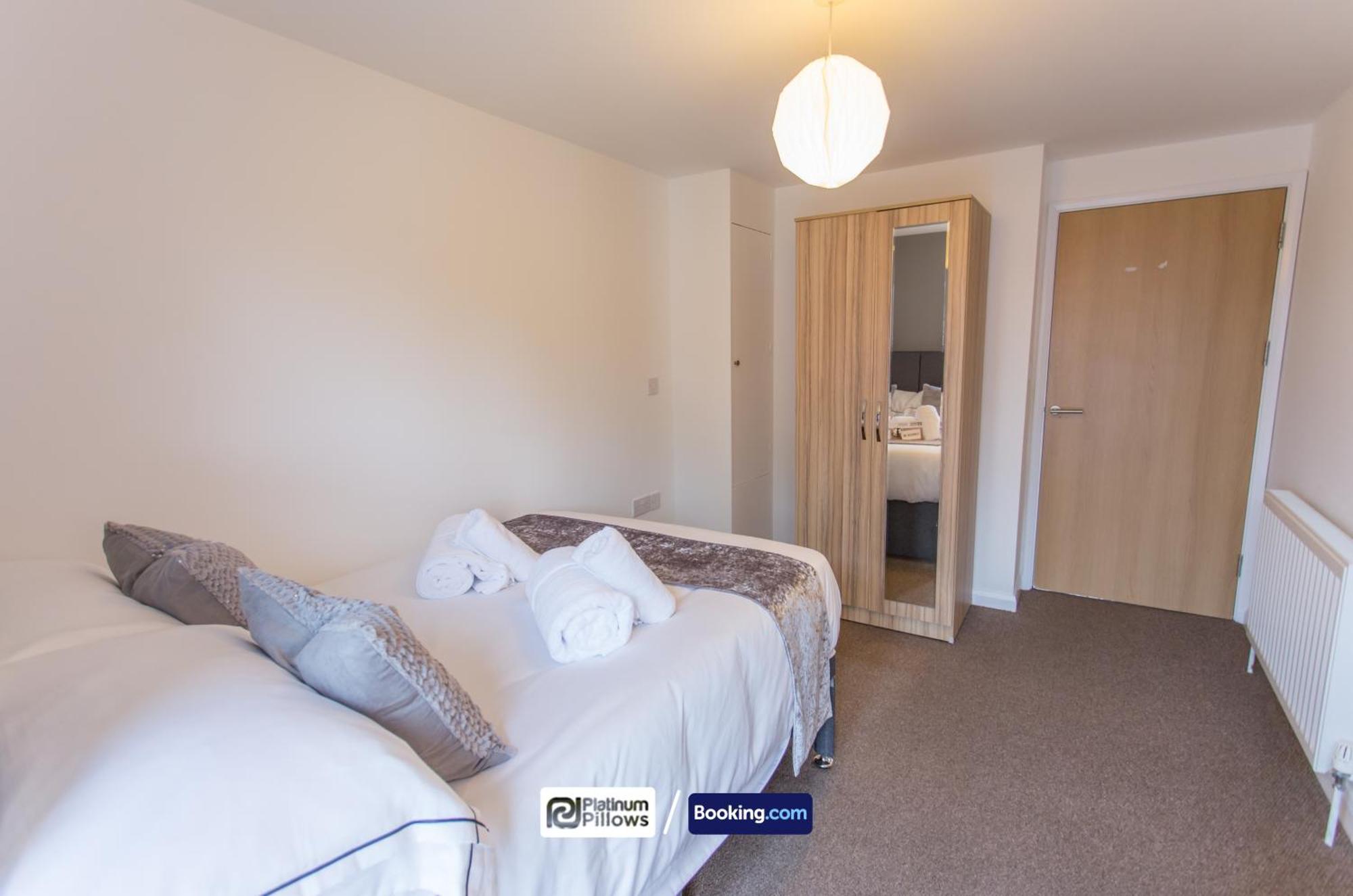 Modern Oxford 2 Bedroom Apartments, Families & Contractor Accommodation, Near John Radcliffe Hospital Exterior foto